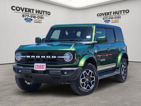 Used 2025 Ford Bronco Outer Banks AWD/4WD image 1