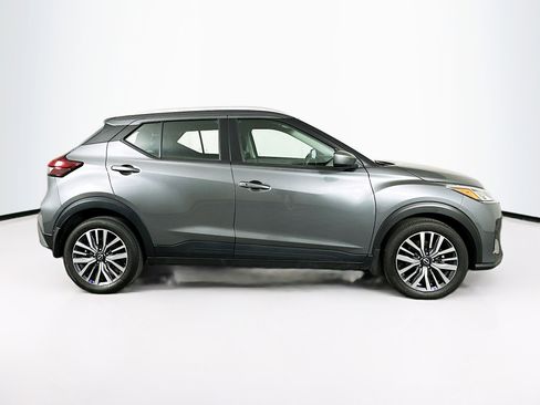Used 2023 Nissan Kicks SV image 10