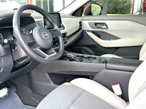 Used 2023 Nissan Rogue SV image 18