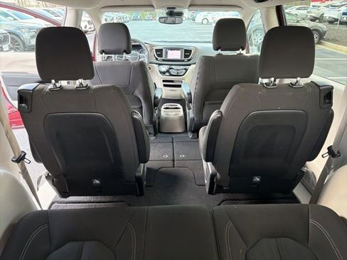 Used 2023 Chrysler Voyager LX FWD image 30