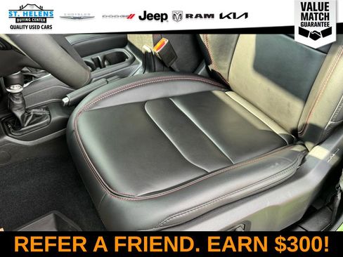 Used 2025 Jeep Wrangler Unlimited Rubicon image 17