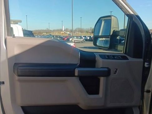 Used 2021 Ford F250 XLT w/ FX4 Off-Road Package image 11