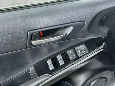 Used 2024 Lexus IS 350 F Sport RWD image 15