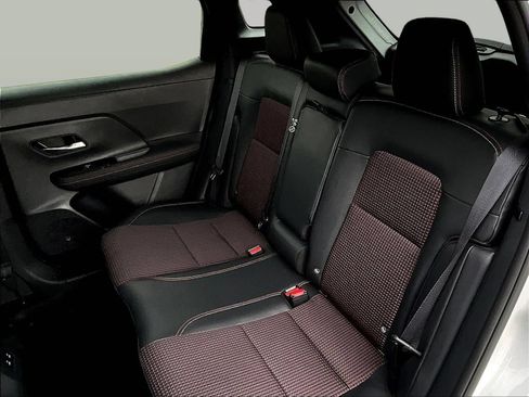 Certified 2025 Nissan Kicks SR AWD/4WD image 25