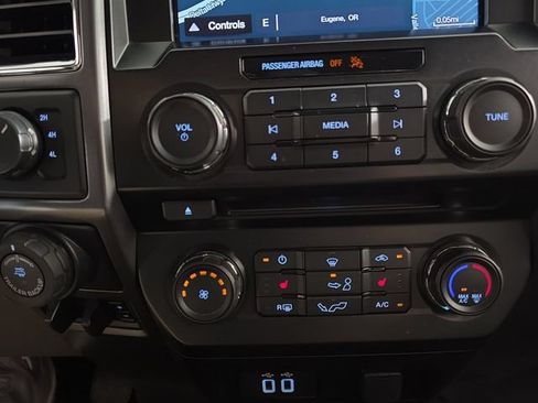 Used 2016 Ford F150 XLT w/ Equipment Group 302A Luxury AWD/4WD image 23