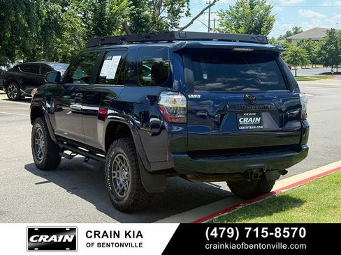 Used 2020 Toyota 4Runner Venture w/ Moonroof Package AWD/4WD image 5