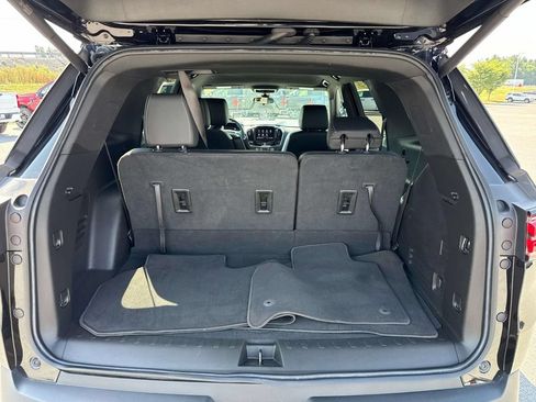Used 2023 Chevrolet Traverse LT AWD/4WD image 23