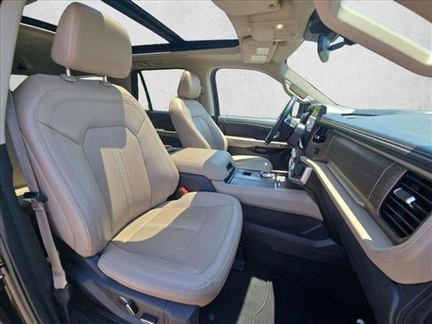 Used 2024 Ford Expedition Limited RWD image 22