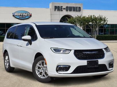 Certified 2023 Chrysler Pacifica Touring-L
