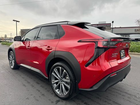 Used 2023 Subaru Solterra AWD image 8