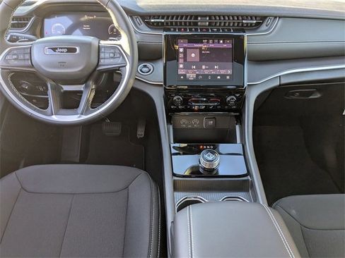New 2025 Jeep Grand Cherokee L Laredo image 23