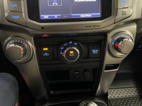 Used 2018 Toyota 4Runner SR5 Premium AWD/4WD image 12