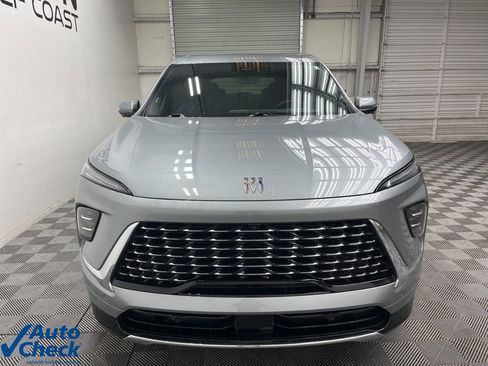 Used 2025 Buick Enclave Avenir image 9