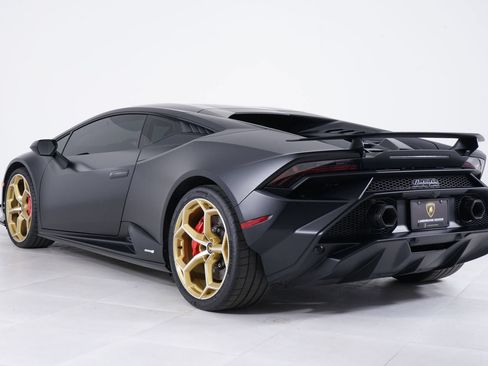 Used 2023 Lamborghini Huracan Tecnica RWD image 3