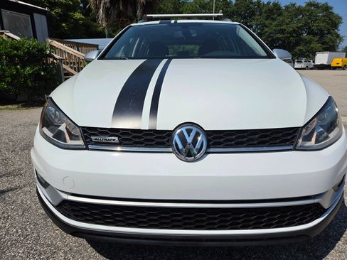 Used 2017 Volkswagen Golf Alltrack SEL AWD/4WD image 2