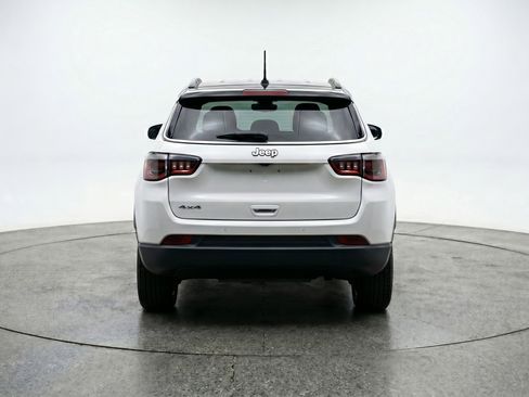 Used 2025 Jeep Compass Trailhawk AWD/4WD image 7
