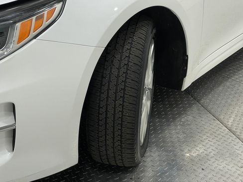 Used 2018 Kia Optima EX FWD image 33