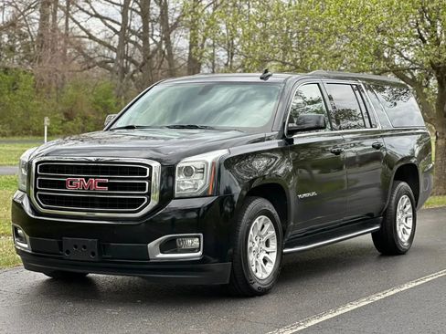 Used 2019 GMC Yukon XL SLE AWD/4WD image 1