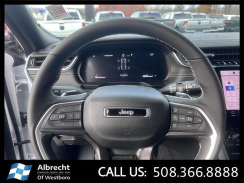 New 2025 Jeep Grand Cherokee Limited w/ Luxury Tech Group II image 20