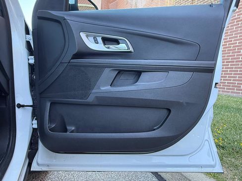 Used 2017 Chevrolet Equinox LT w/ Convenience Package FWD image 36