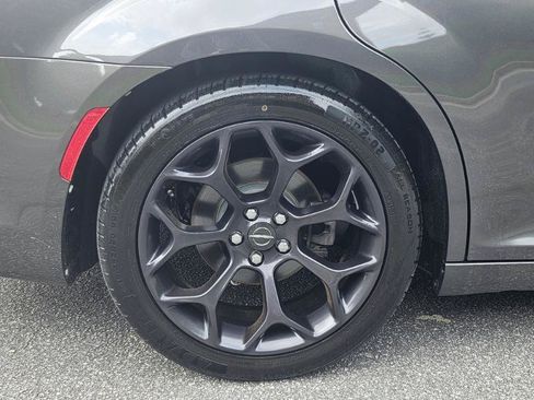Used 2019 Chrysler 300 Touring w/ Sport Appearance Package RWD image 14