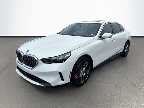 Used 2026 BMW 530i RWD image 3