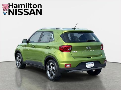 Used 2024 Hyundai Venue SEL FWD image 4