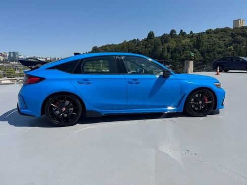 Used 2024 Honda Civic Type R image 2