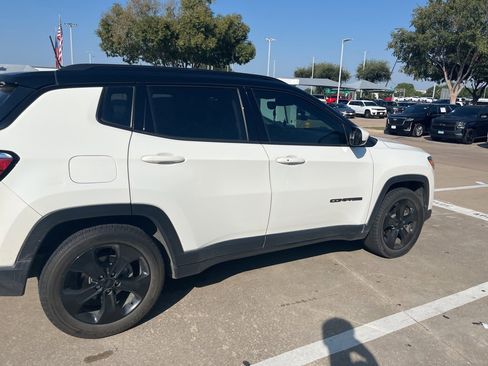 Used 2018 Jeep Compass Altitude w/ Popular Equipment Group image 4