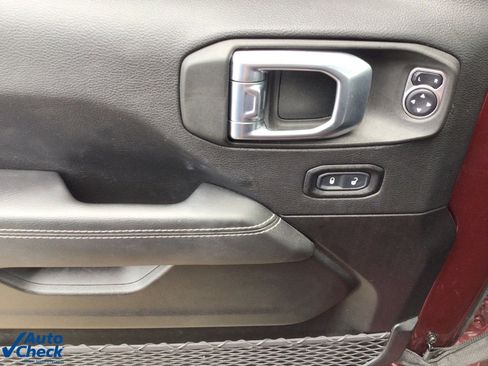 Used 2021 Jeep Wrangler Unlimited Sahara image 10