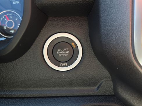 Used 2022 RAM 1500 Big Horn AWD/4WD image 30