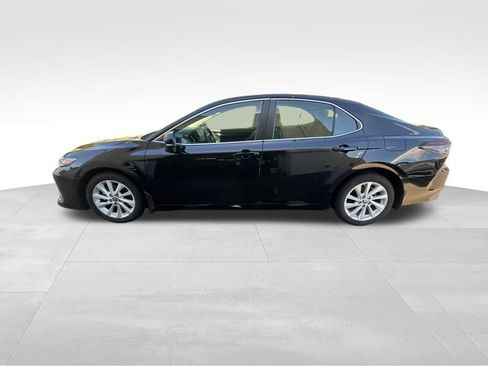 Used 2024 Toyota Camry LE w/ Convenience Package FWD image 4
