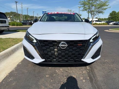 Used 2025 Nissan Altima 2.5 SR image 2