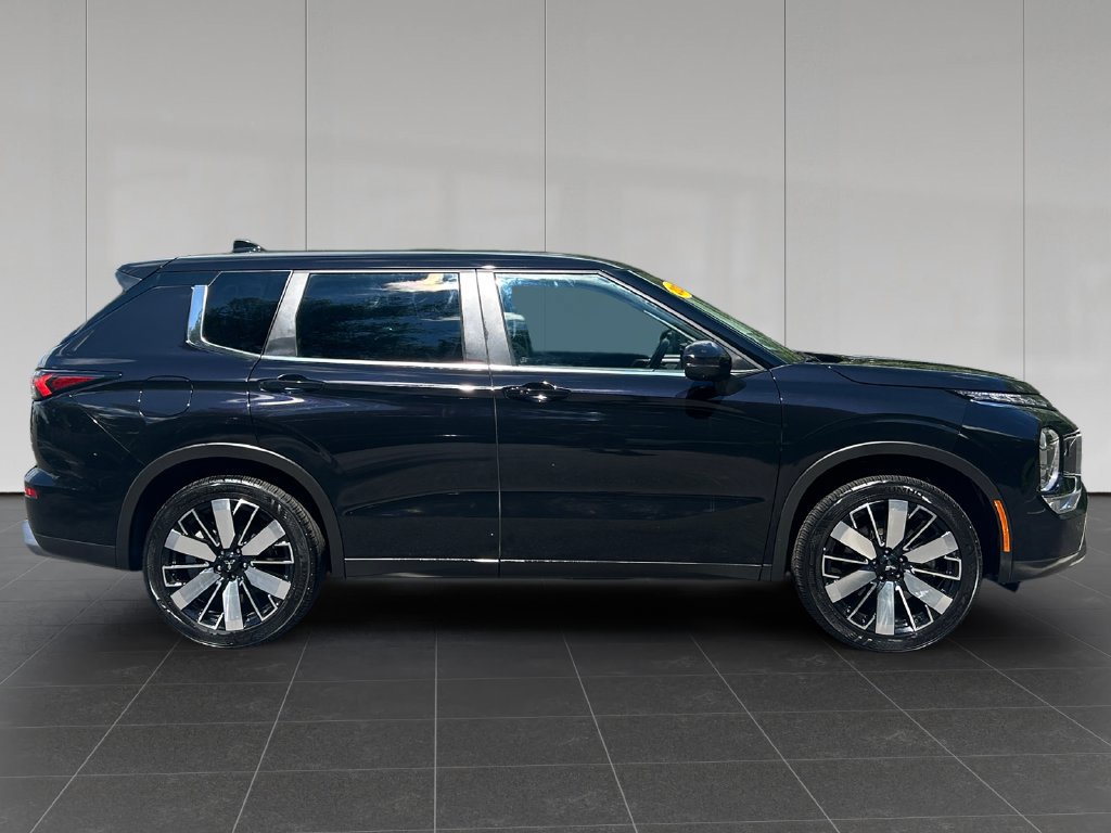 Used 2025 Mitsubishi Outlander SE AWD/4WD image 7