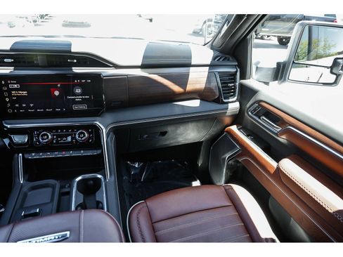 Used 2026 GMC Sierra 2500 Denali Ultimate AWD/4WD image 16