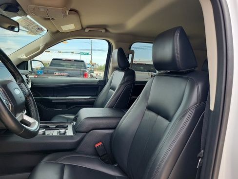 Used 2024 Ford Expedition XLT AWD/4WD image 16