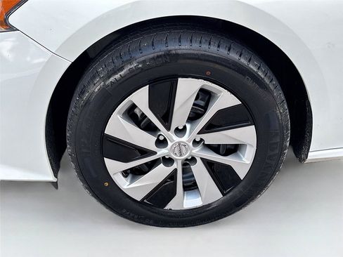 Used 2020 Nissan Altima 2.5 S FWD image 29