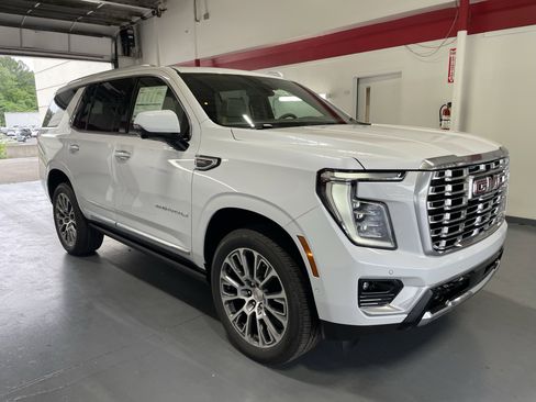 New 2026 GMC Yukon Denali AWD/4WD image 3