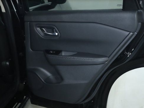 Certified 2026 Nissan Rogue SV image 30