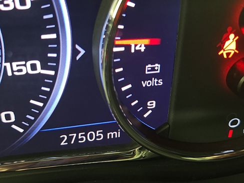 Certified 2023 GMC Acadia Denali w/ Denali Ultimate Package image 19