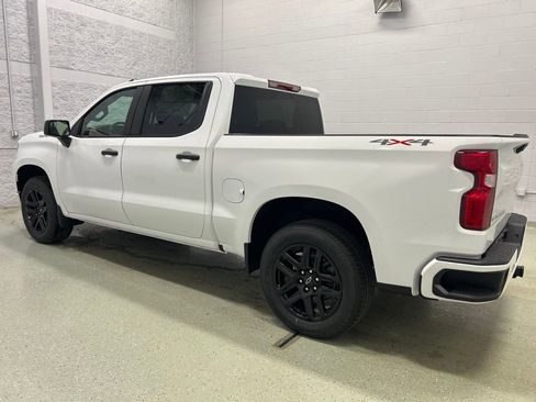 Used 2023 Chevrolet Silverado 1500 Custom AWD/4WD image 4
