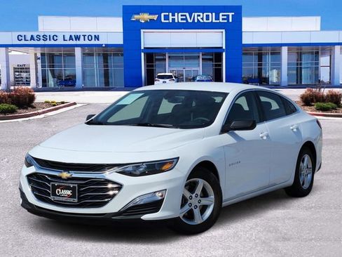 Used 2022 Chevrolet Malibu LS image 1