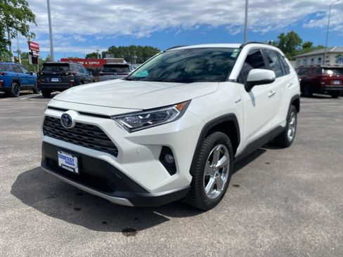 Used 2020 Toyota RAV4 Limited w/ Limited Grade Weather Package AWD/4WD image 3