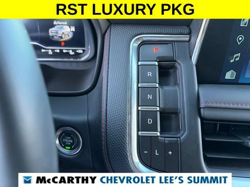 Used 2024 Chevrolet Suburban RST w/ Luxury Package AWD/4WD image 10