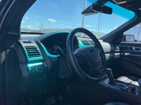 Used 2017 Ford Explorer Limited w/ Equipment Group 301A image 9