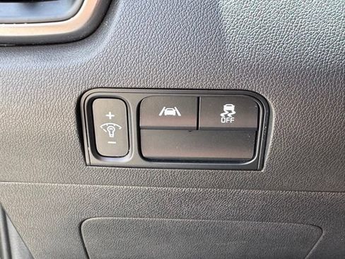 Used 2023 Kia Sorento LX FWD image 22