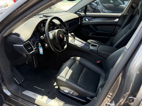 Used 2014 Porsche Panamera 4 AWD/4WD image 28