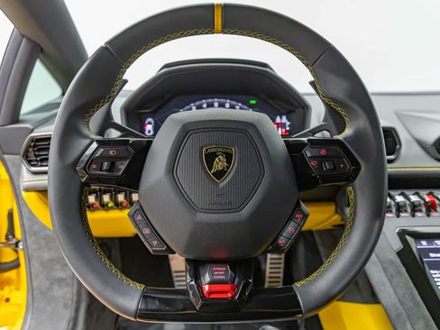 Used 2023 Lamborghini Huracan Tecnica RWD image 11