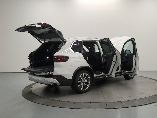 Used 2026 BMW X5 sDrive40i RWD image 13