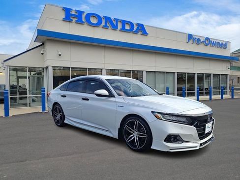 Used 2022 Honda Accord Touring image 3
